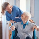 Investir dans une EHPAD : guide pratique et conseils