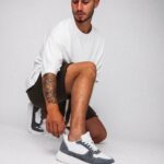 נעליים מגביהות לנשים: סגנון וגבוה ברכותיים