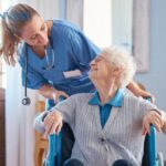 Investir dans un EHPAD : stratégie sûre et rentable pour votre capital