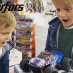 Radiostyrd monstertruck: Kraft, terräng och spänning på morfars.se